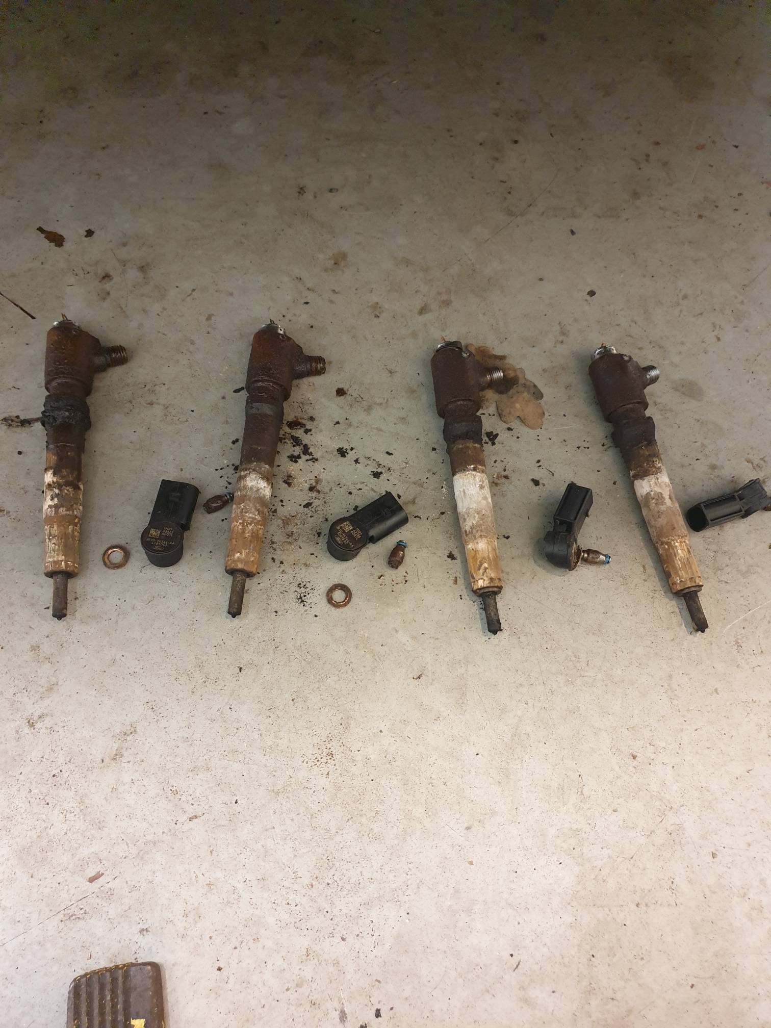 Corroded Ford Transit Diesel Injectors